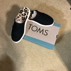 TOMS Women's Black Slip-On Sneakers